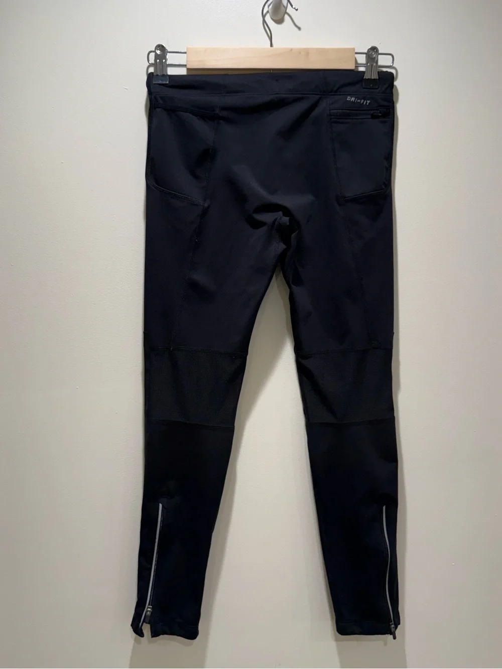 Nike Black Kids Leggings with Reflective Swoosh